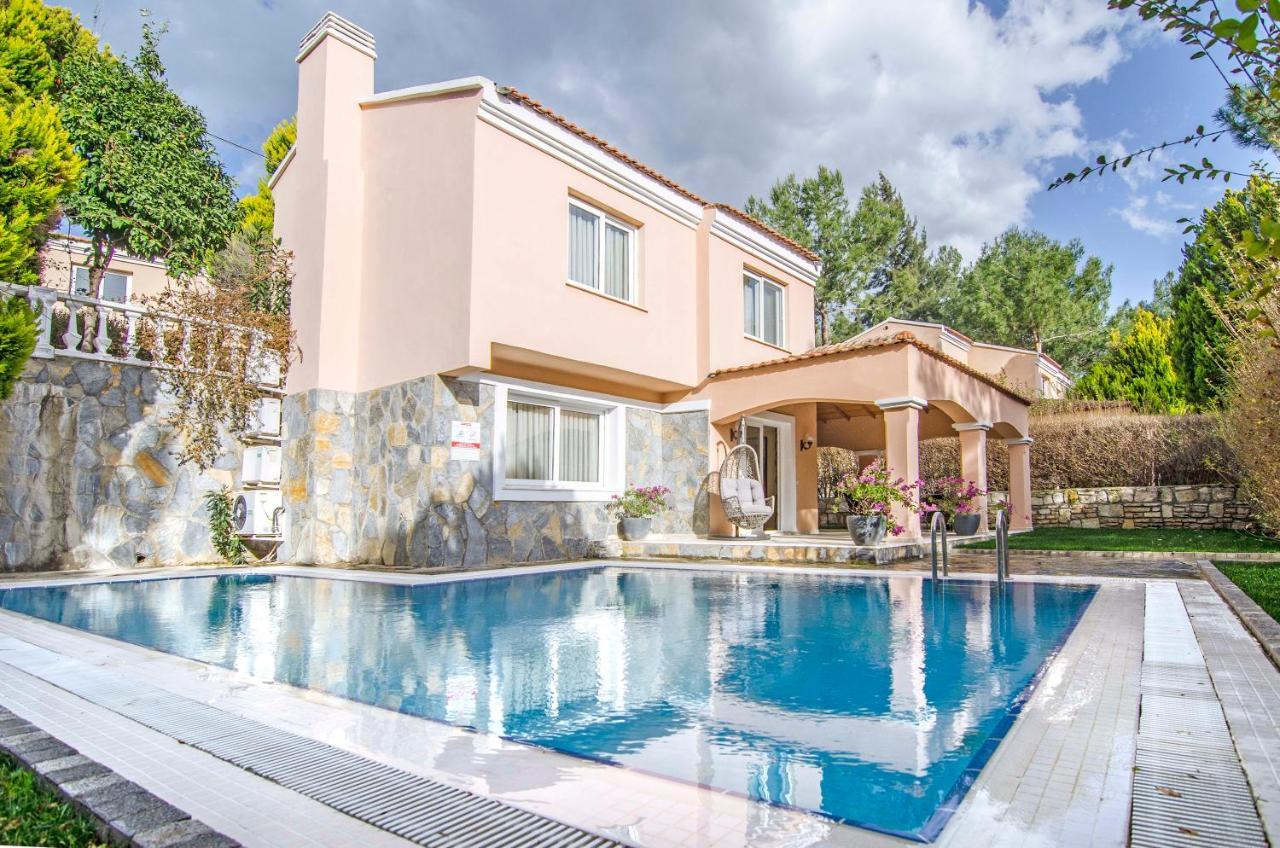 Peninsula Pine Club Boutique & Kuşadası
